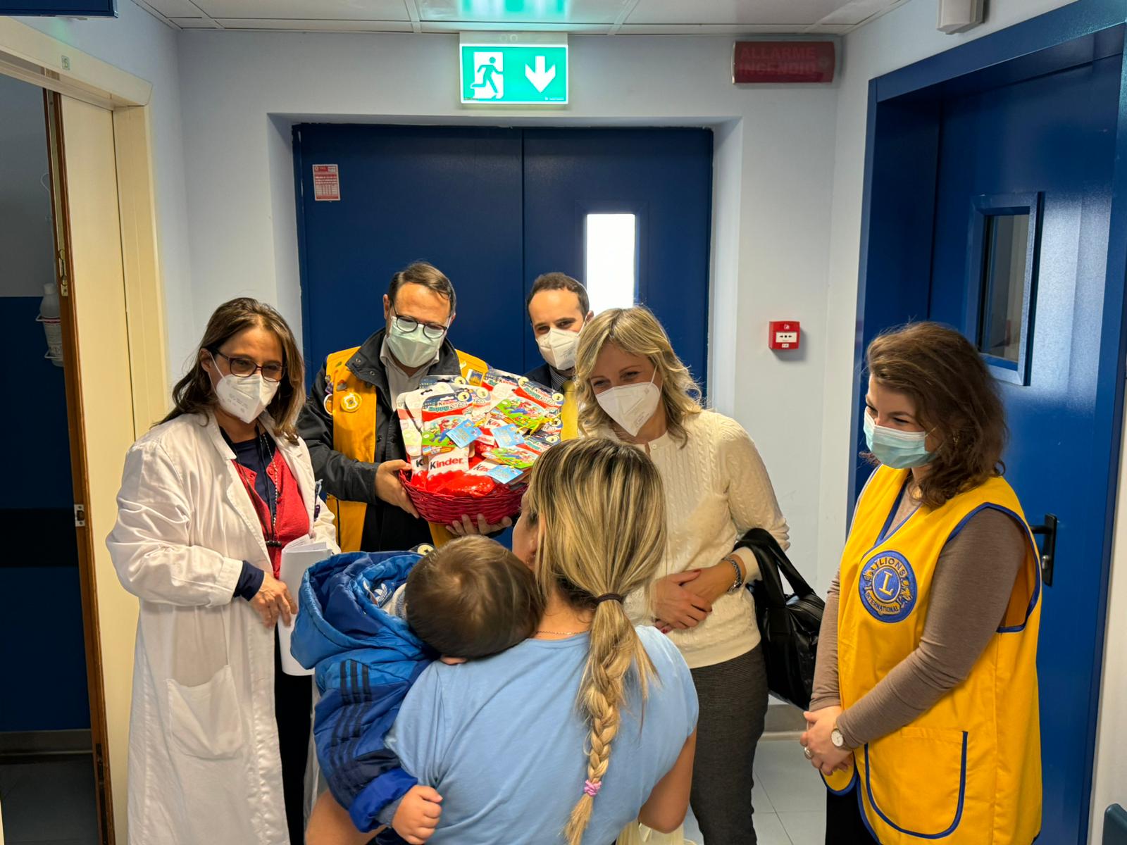 “Befana in Corsia”, il Lions club Acicastello regala un sorriso ai piccoli  pazienti dellospedale Cannizzaro - Distretto Lions 108 Yb Sicilia