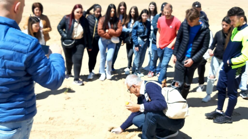 Lions, WWF e Guardia Costiera spiegano il mare agli studenti di Licata